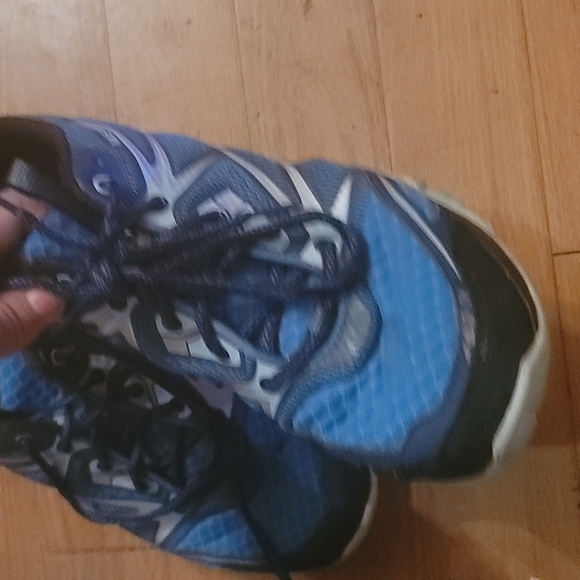 MERRELL SIZE 10 WOMANS BLACK AND BLUE RUNNING SHOES! - Picture 7 of 10
